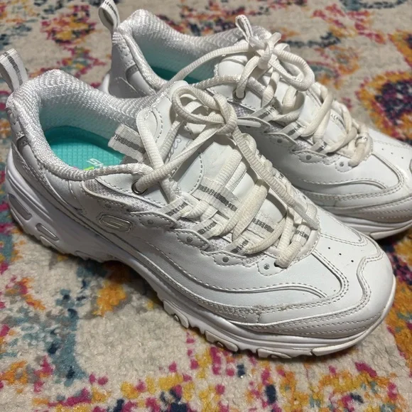 Skechers D’Lites Women's White and Gray Sneakers - Picture 3 of 8